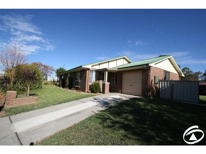 7 Orchard Grove Road, Orange NSW 2800