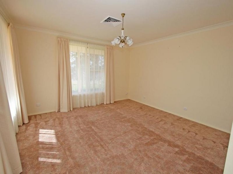 34 Hewitt Close, Orange NSW 2800