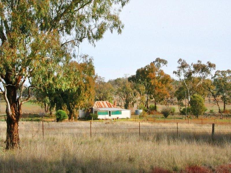 42 Orange Road, Manildra NSW 2865