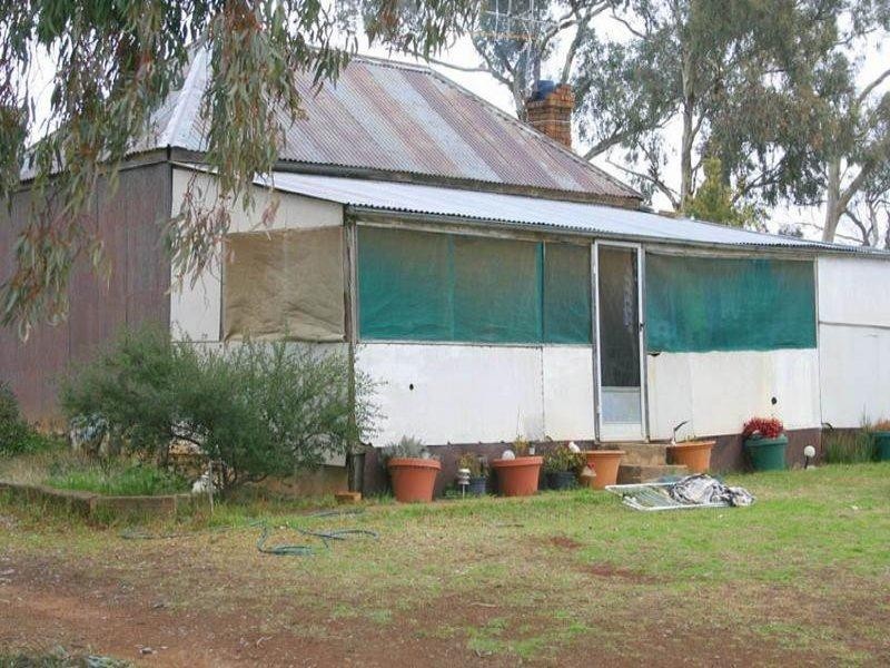42 Orange Road, Manildra NSW 2865