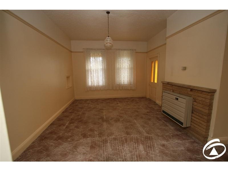 194 March Street, Orange NSW 2800