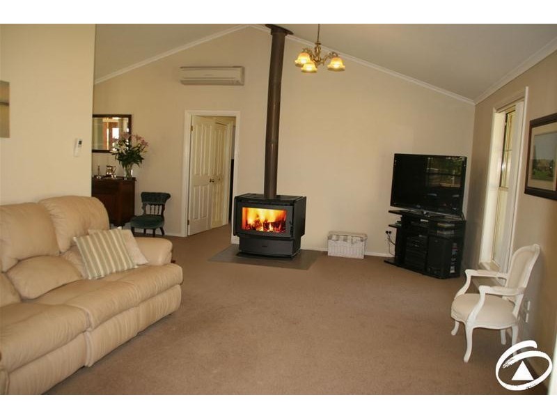 102 Speedy Street, Molong NSW 2866