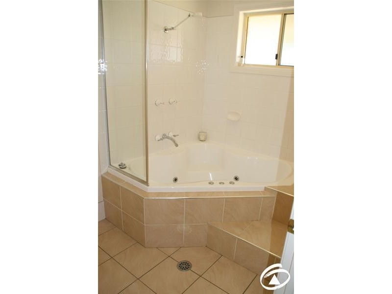 102 Speedy Street, Molong NSW 2866