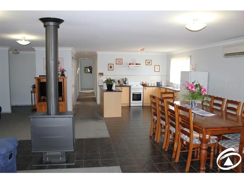 2496 Burrendong Way, Orange NSW 2800