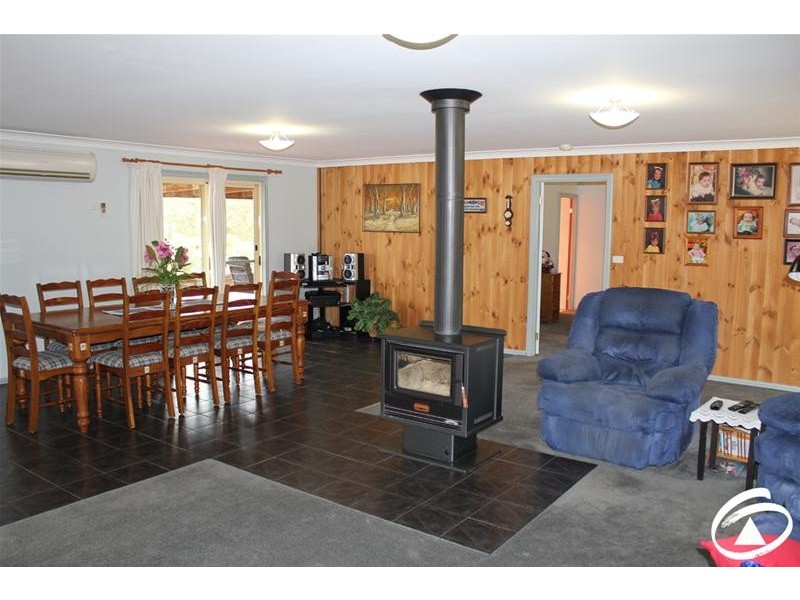 2496 Burrendong Way, Orange NSW 2800