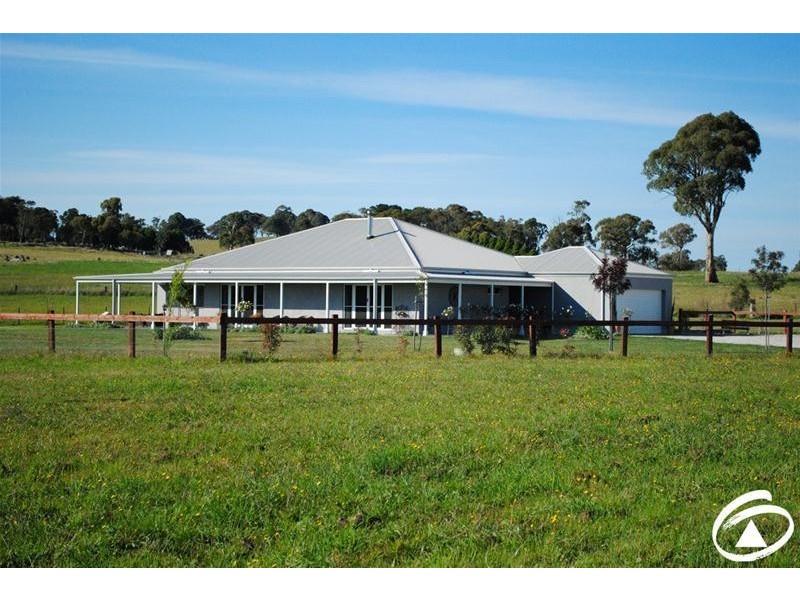 141 Forest Reefs Road, Millthorpe NSW 2798