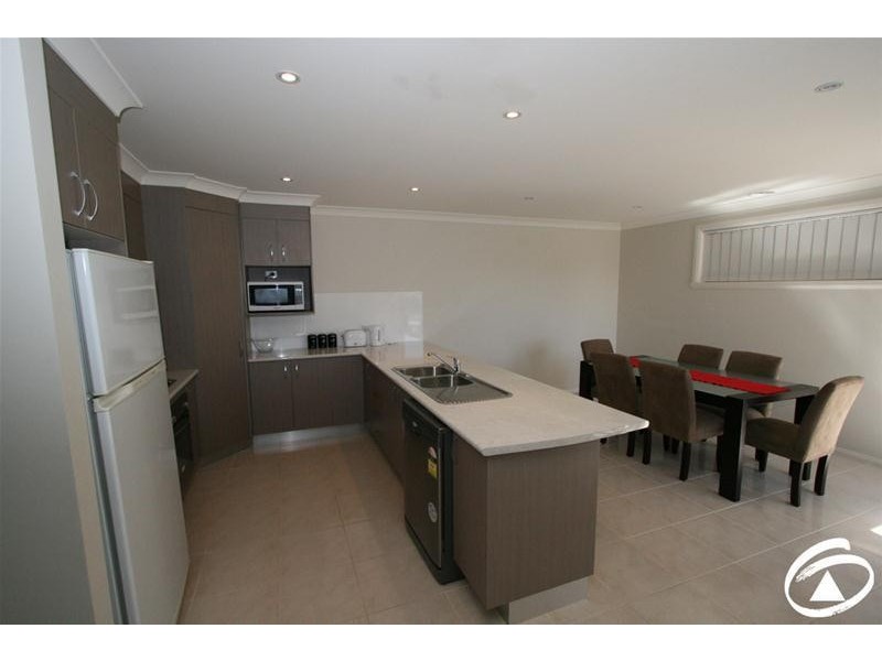 35 Moonstone Drive, Orange NSW 2800