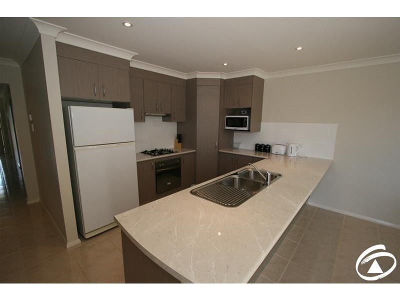 35 Moonstone Drive, Orange NSW 2800