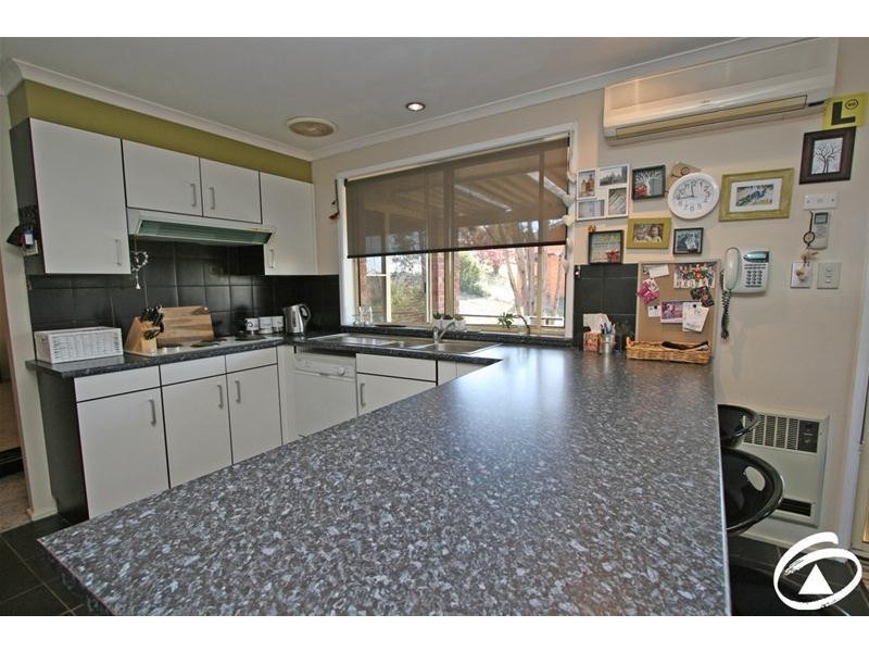 10 McArdle Street, Molong NSW 2866