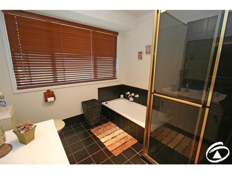 10 McArdle Street, Molong NSW 2866