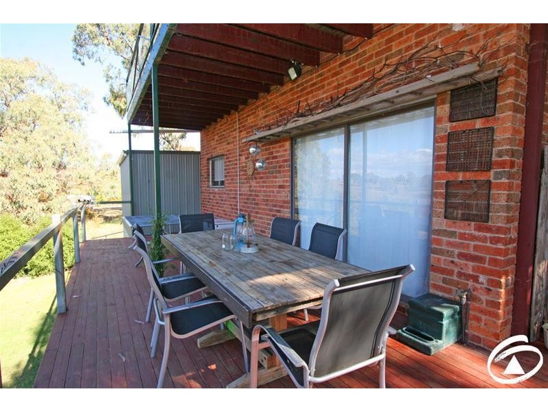 10 McArdle Street, Molong NSW 2866