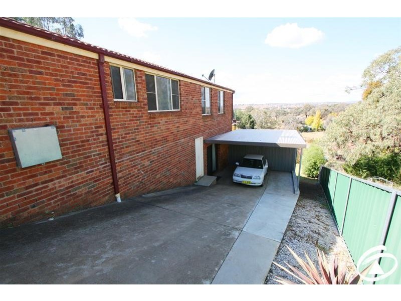 10 McArdle Street, Molong NSW 2866
