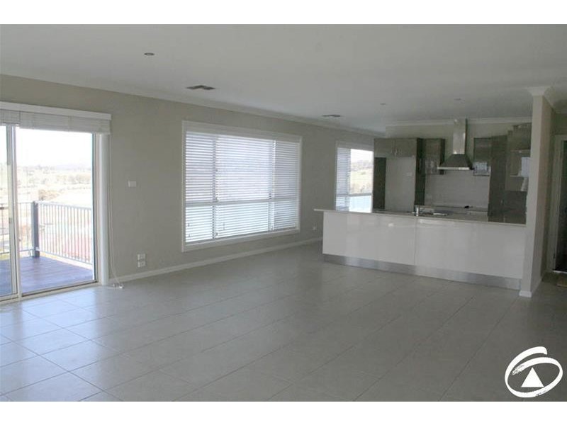 13 Tate Crescent, Orange NSW 2800