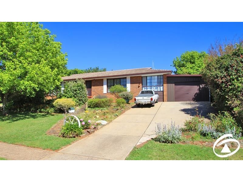 4 Euroka Place, Blayney NSW 2799