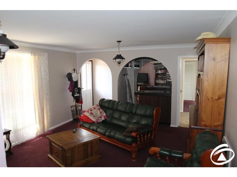 4 Euroka Place, Blayney NSW 2799