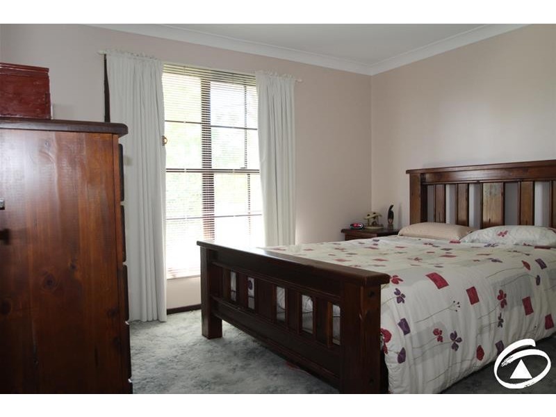 4 Euroka Place, Blayney NSW 2799