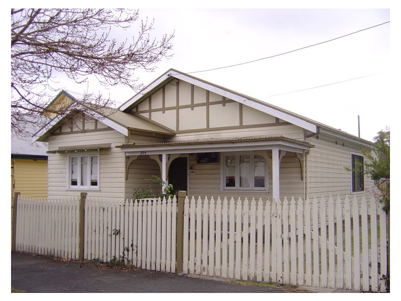 255 Byng Street, Orange NSW 2800