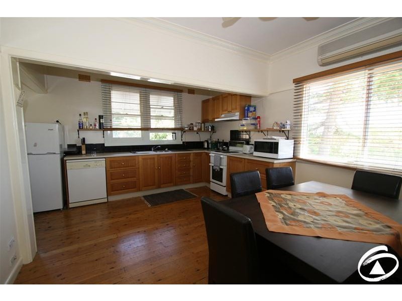 6 Wellington Street, Molong NSW 2866