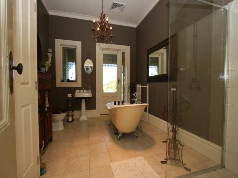 678 Burrendong Way, Orange NSW 2800