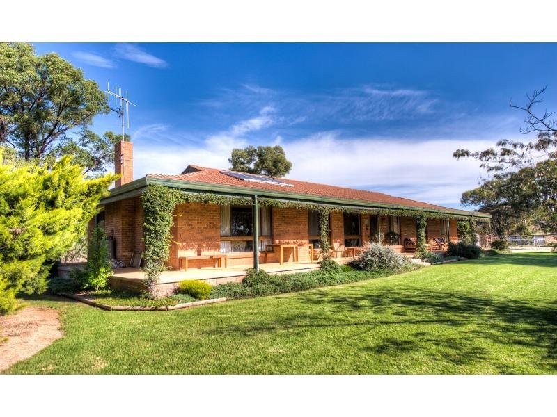 188 Square Road, Canowindra NSW 2804