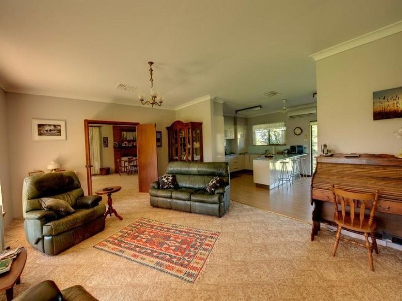 188 Square Road, Canowindra NSW 2804