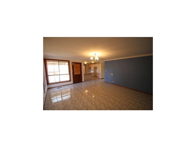 3 Booth Crescent, Orange NSW 2800