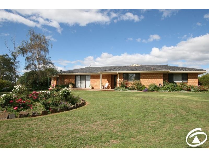 4 Ammerdown Crescent, Orange NSW 2800