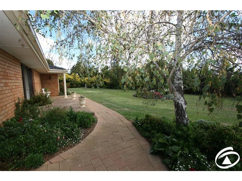 4 Ammerdown Crescent, Orange NSW 2800