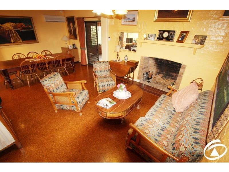 8 Springbank Lane, Orange NSW 2800