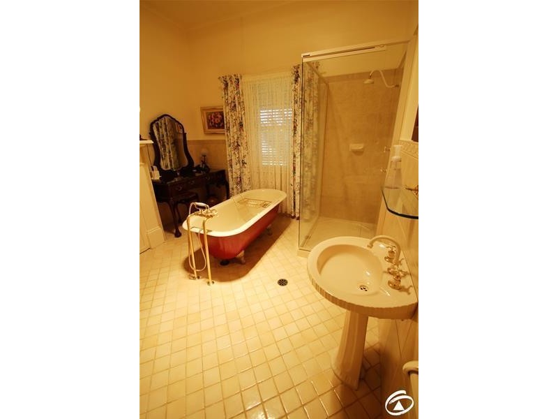 8 Springbank Lane, Orange NSW 2800