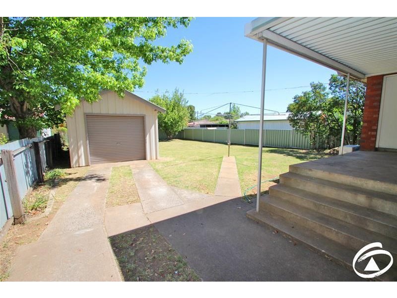 17 Coronation Drive, Orange NSW 2800