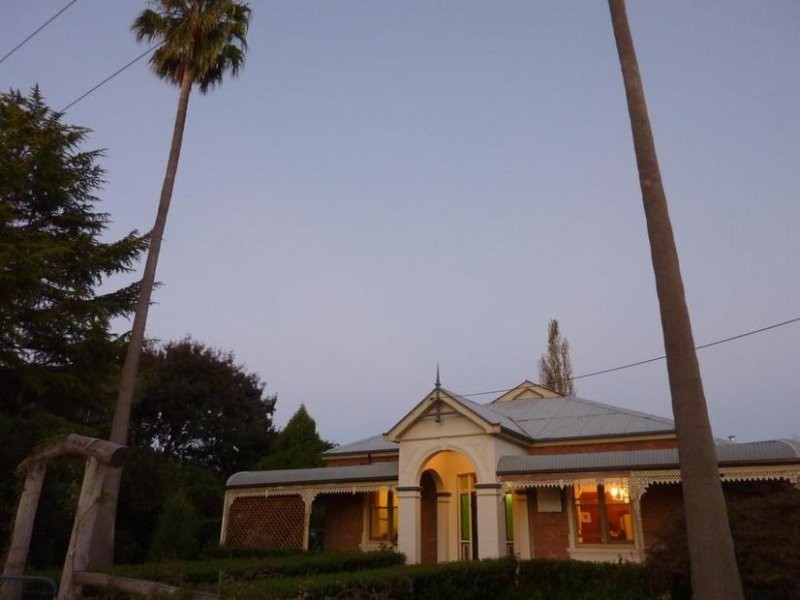 678 Burrendong Way, Orange NSW 2800