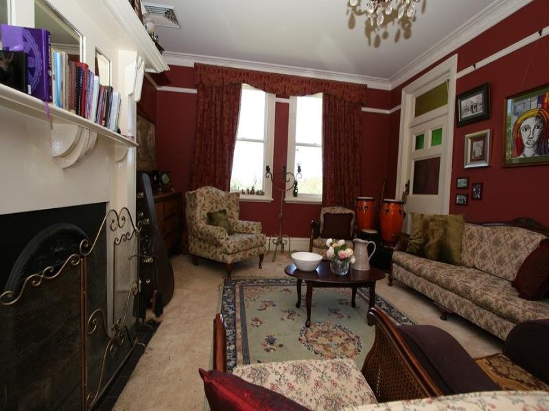 678 Burrendong Way, Orange NSW 2800