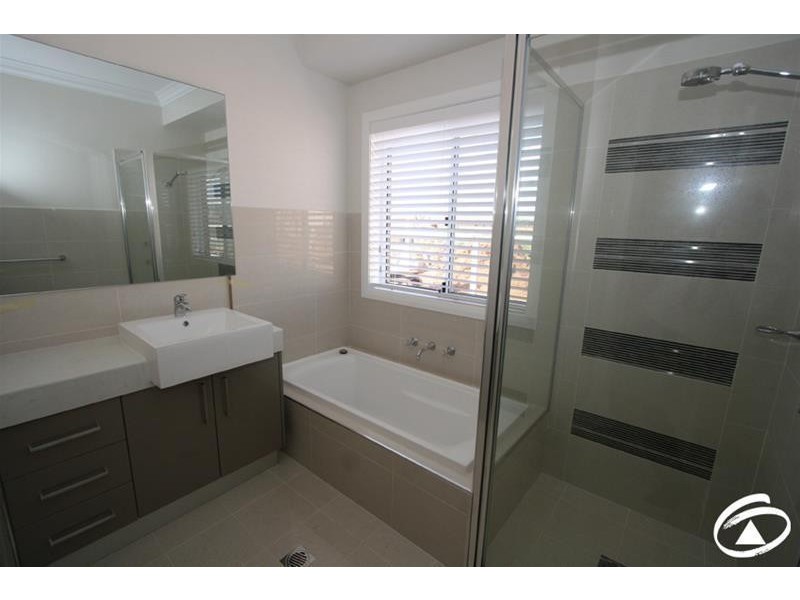 3 Row Close, Orange NSW 2800