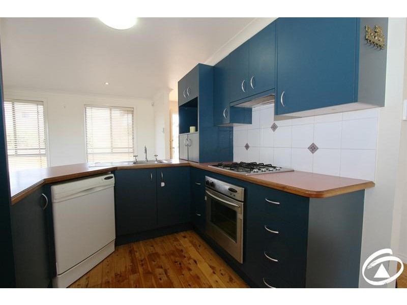 41 Booth Crescent, Orange NSW 2800