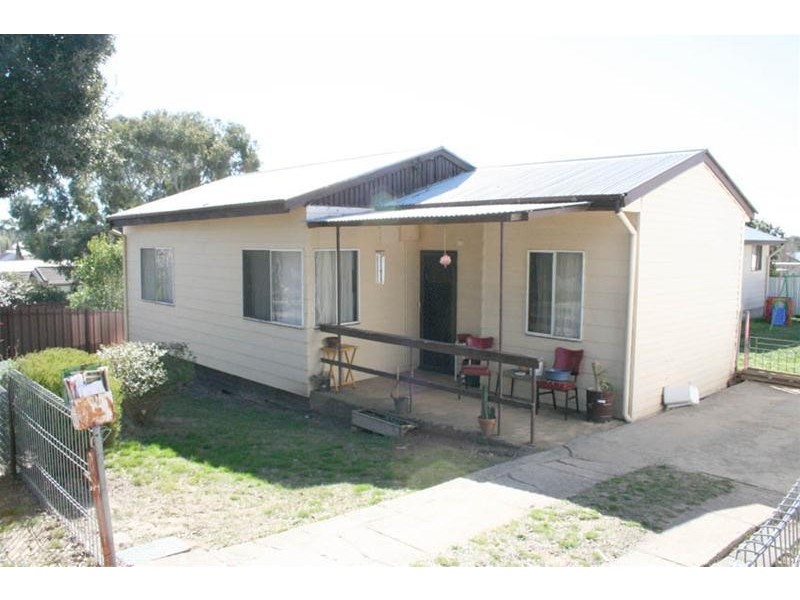 49 Churchill Avenue, Orange NSW 2800