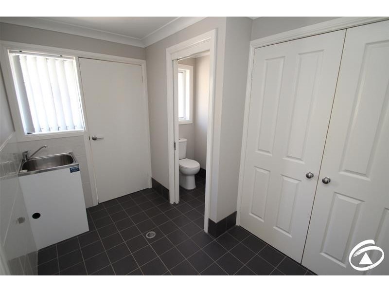 1b Maroney Close, Orange NSW 2800