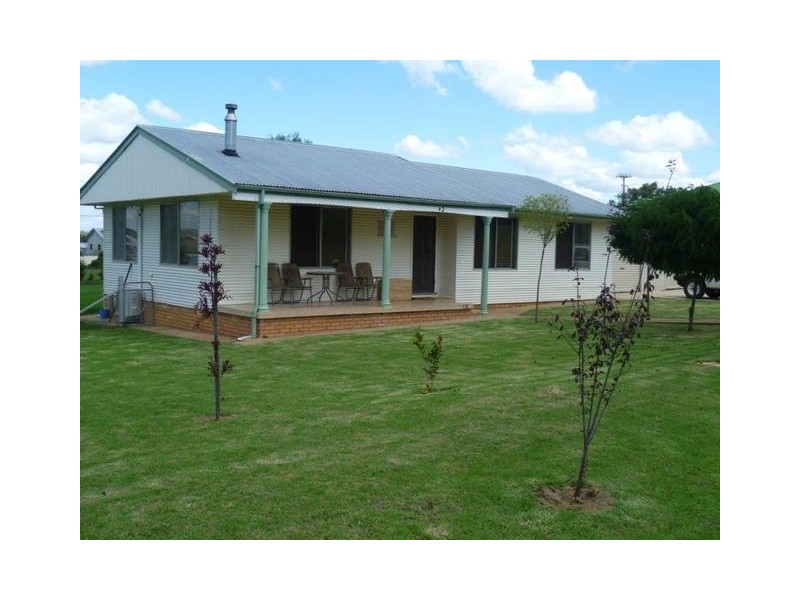 42 Loftus Street, Manildra NSW 2865