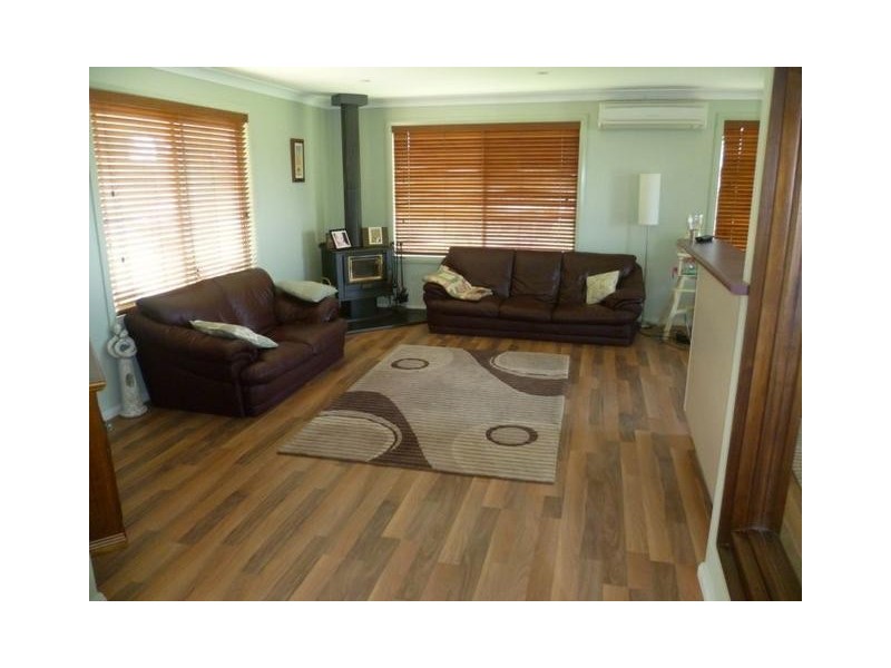 42 Loftus Street, Manildra NSW 2865