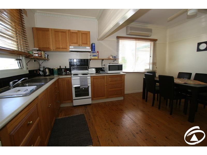 6 Wellington Street, Molong NSW 2866