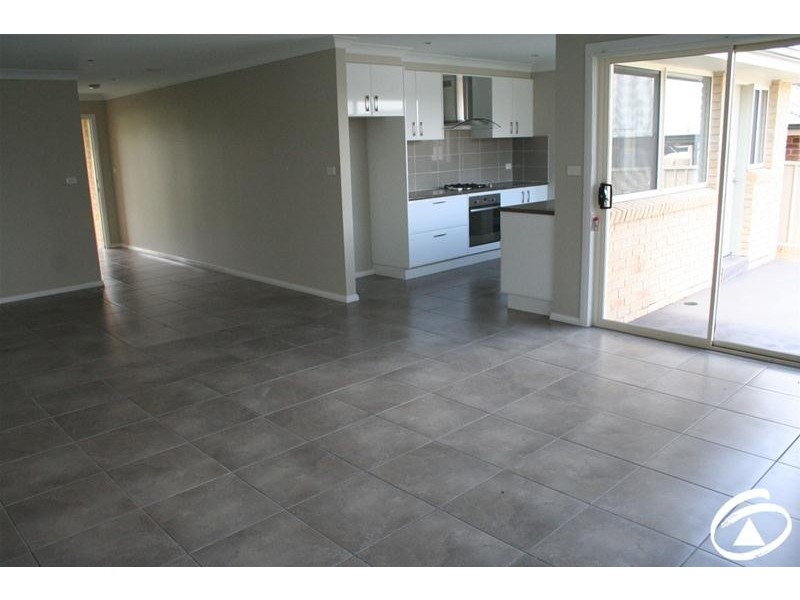 11 Whitney Place, Orange NSW 2800