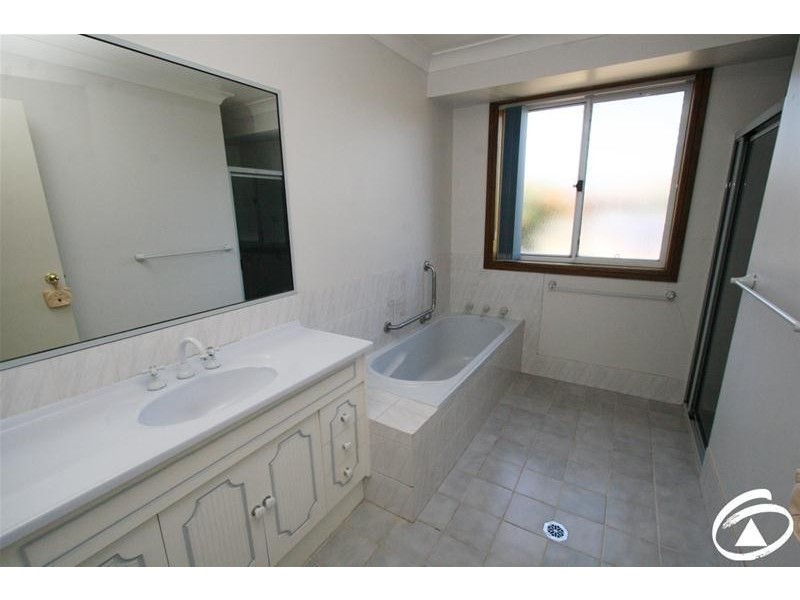 4 Linda Crescent, Orange NSW 2800