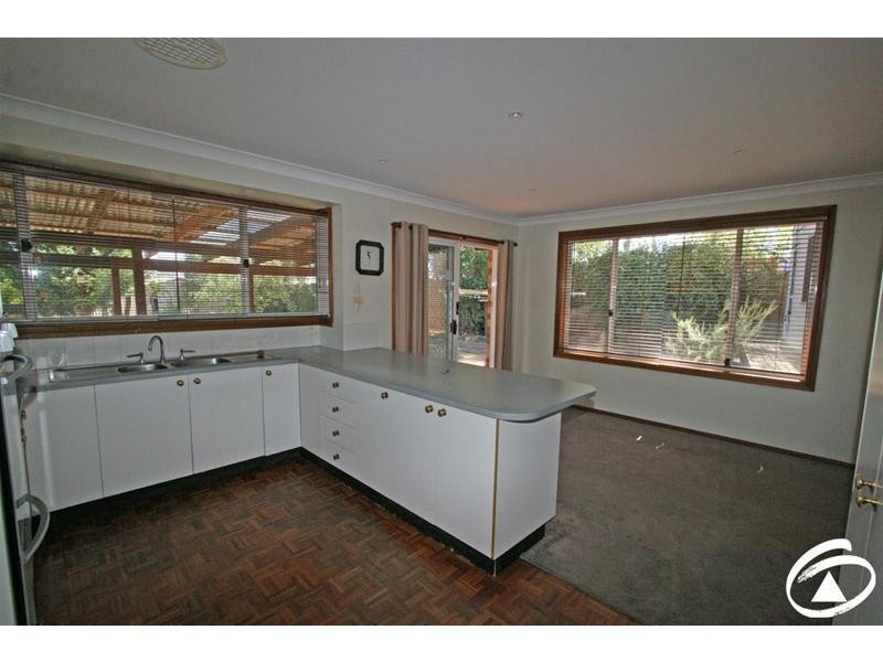 4 Linda Crescent, Orange NSW 2800