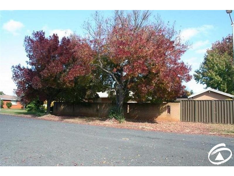 2 Courallie Drive, Orange NSW 2800