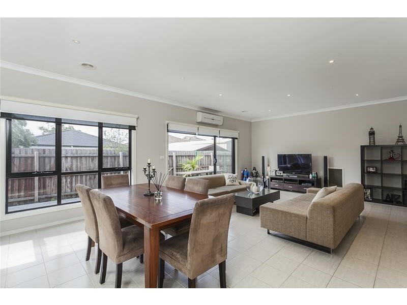 2/10 William Street, Keilor Park VIC 3042