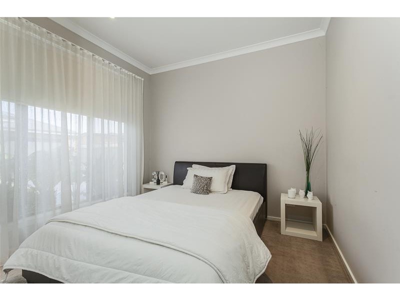 2/10 William Street, Keilor Park VIC 3042