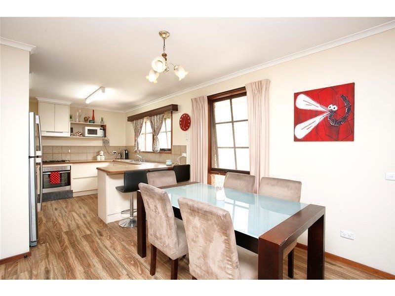 2/1 Seventh  Street, Parkdale VIC 3195