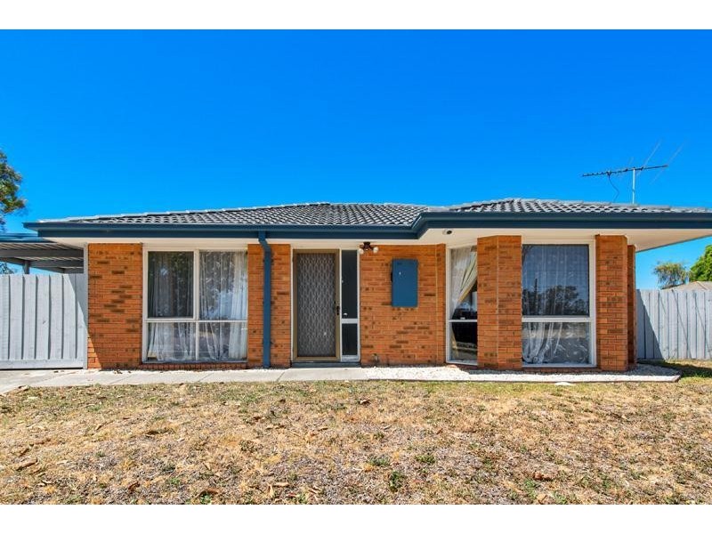 1/81 Endeavour  Drive, Cranbourne North VIC 3977