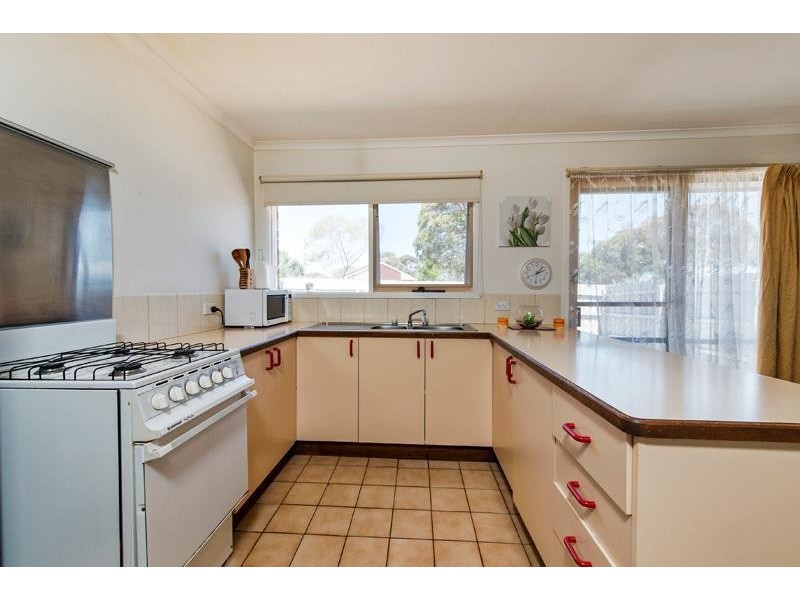 1/81 Endeavour  Drive, Cranbourne North VIC 3977