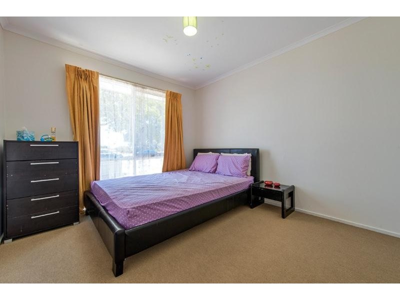 1/81 Endeavour  Drive, Cranbourne North VIC 3977